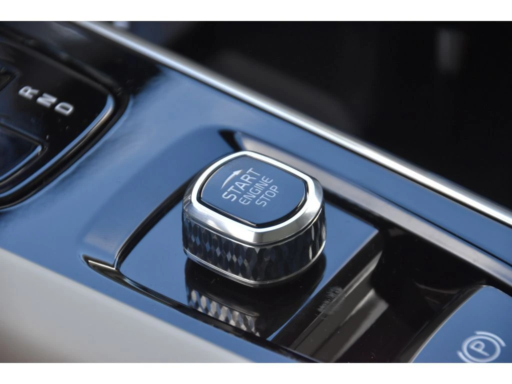 2026 Volvo - image 36