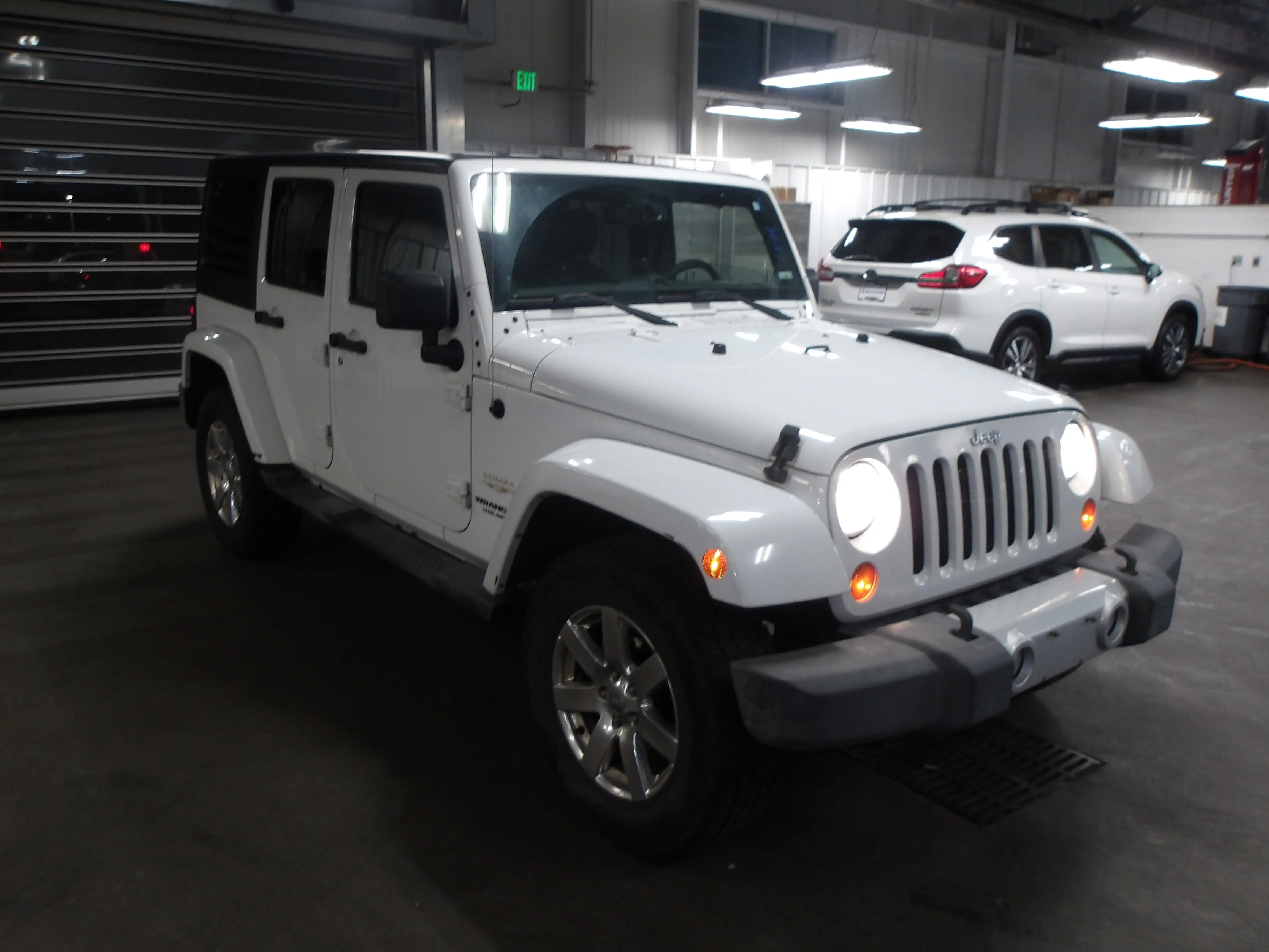 2013 Jeep Wrangler Unlimited Sahara photo 2