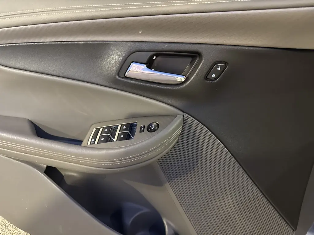 2017 Chevrolet Impala photo 16