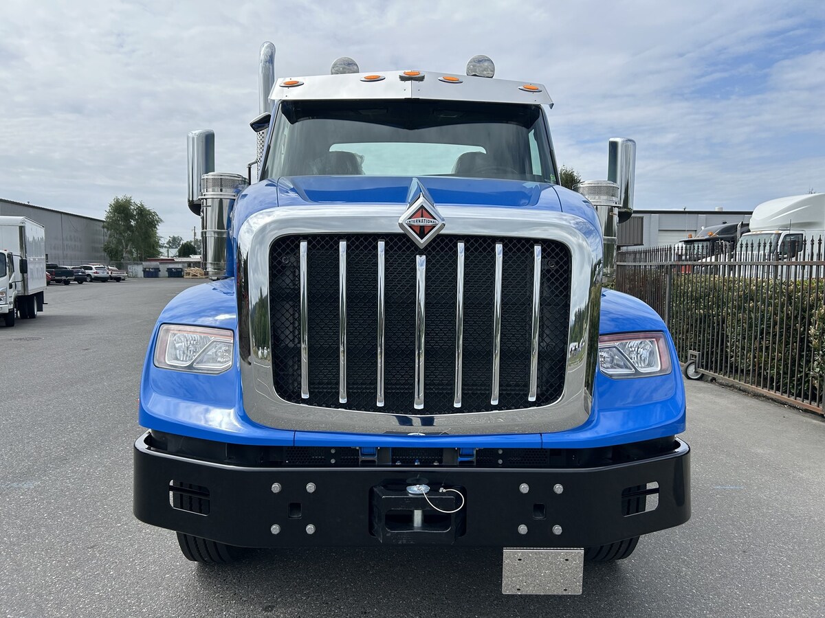 2025 International HX in Pasco, WA — photo 6
