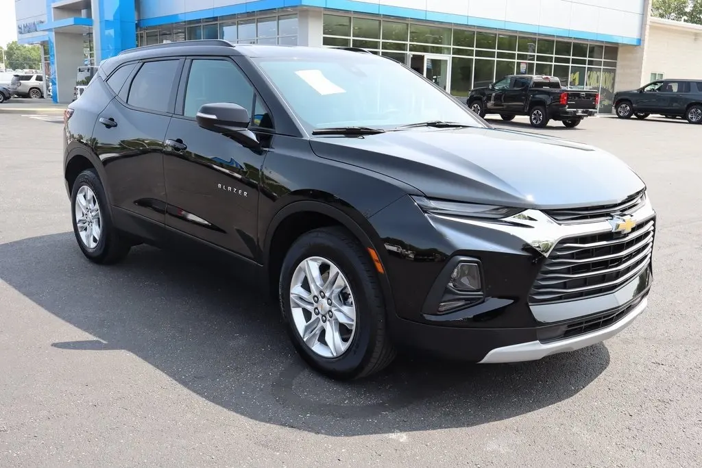 Used 2022 Chevrolet Blazer 2LT with VIN 3GNKBHR43NS219565 for sale in Atwater, OH