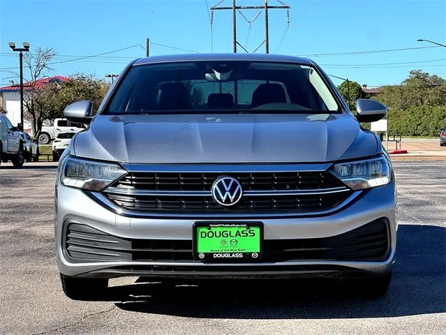 2024 Volkswagen Jetta 1.5T SE photo 3