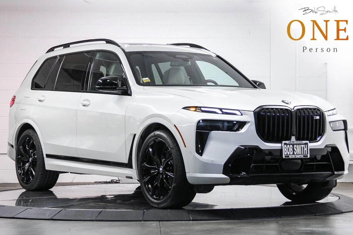 2026 BMW X7 M60i's photo