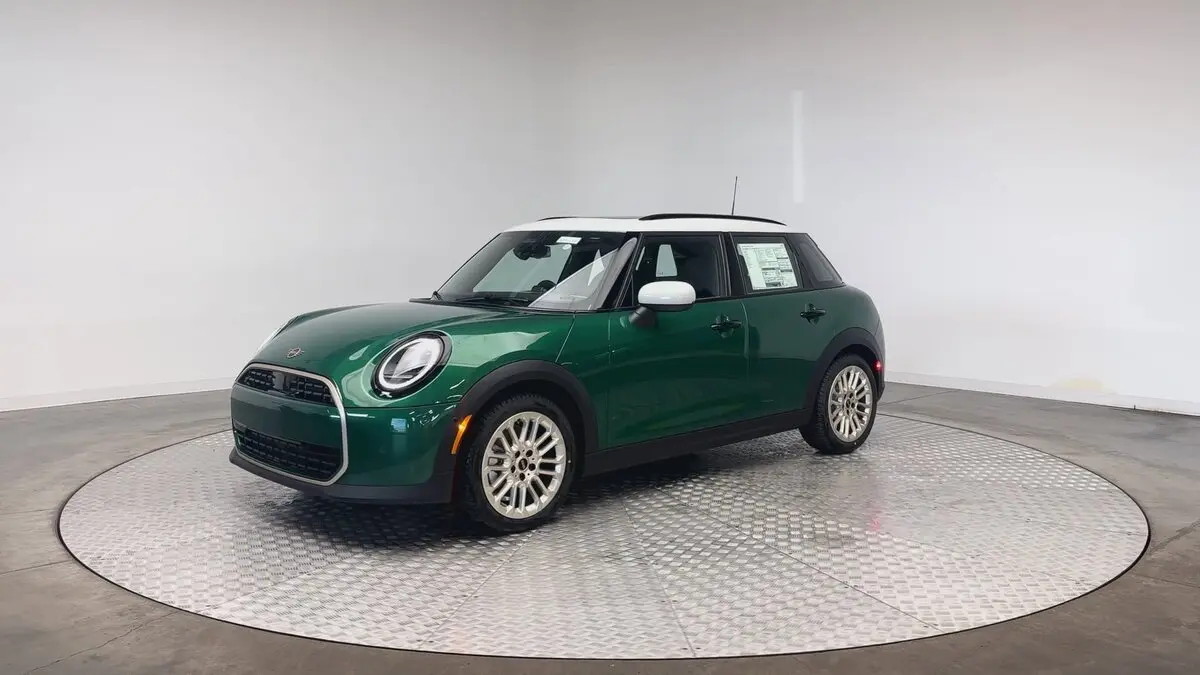 2026 Mini Cooper 4 Door Hardtop photo 2