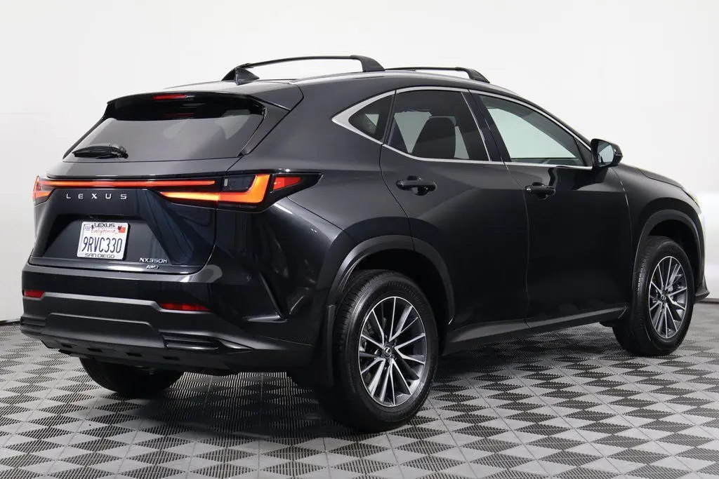 2025 Lexus NX 350h Premium photo 4