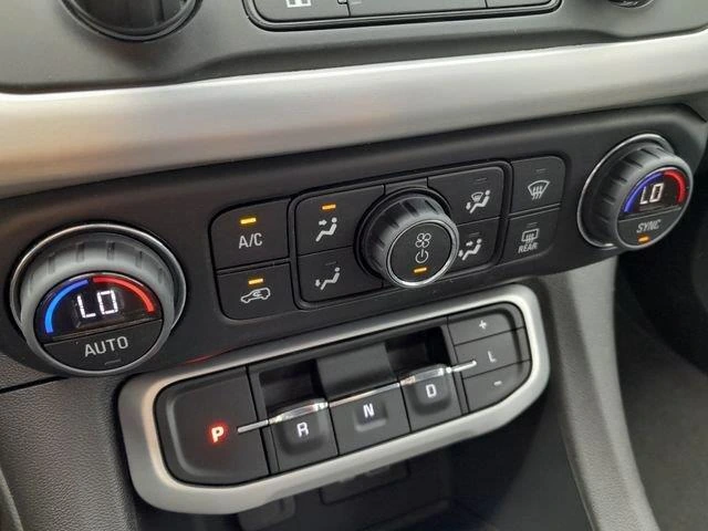 2023 GMC Acadia SLT - Photo 23