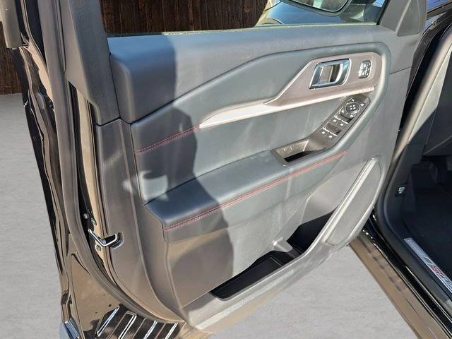 2025 Ford Explorer ST-Line - Photo 15