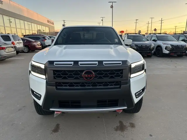 2026 Nissan Frontier PRO-4X photo 2