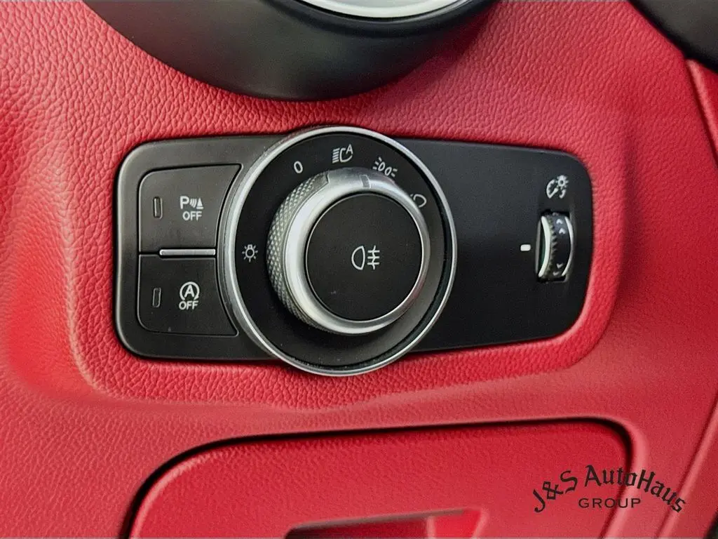 2021 Alfa Romeo Stelvio Quadrifoglio photo 10