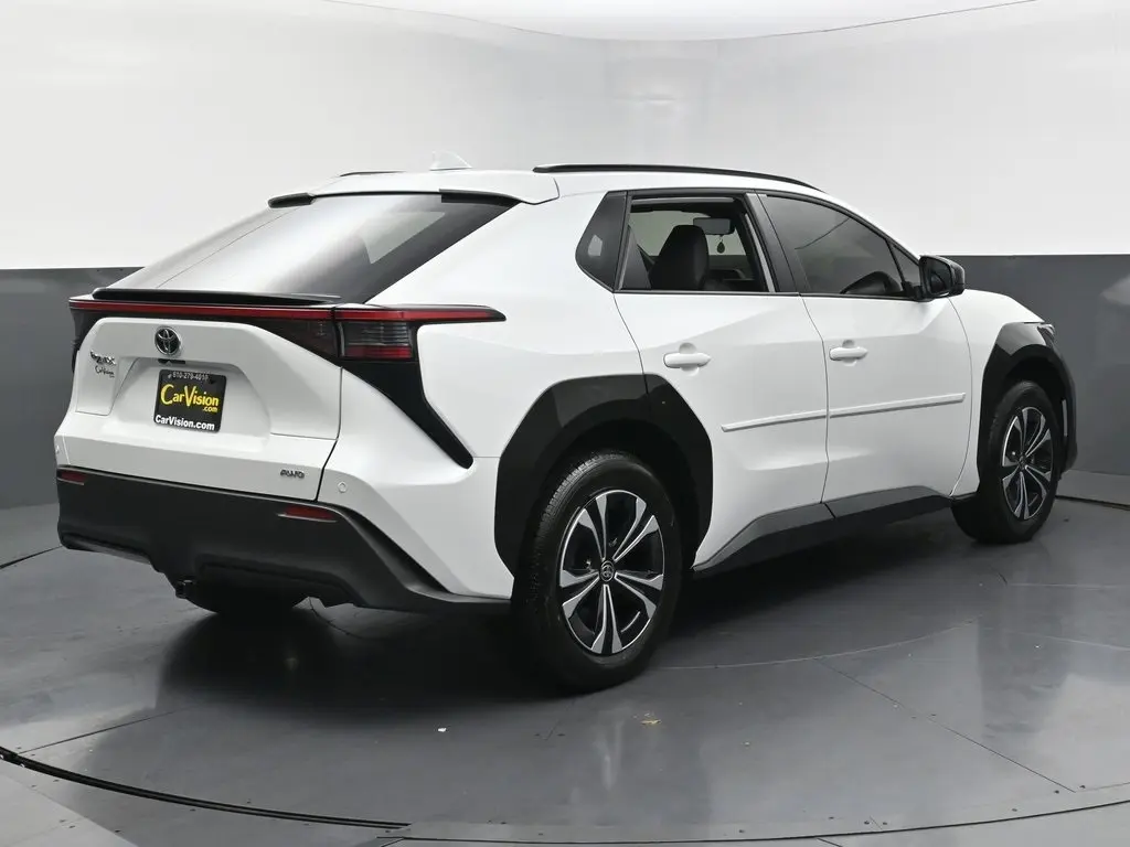 2023 Toyota bZ4X XLE photo 2