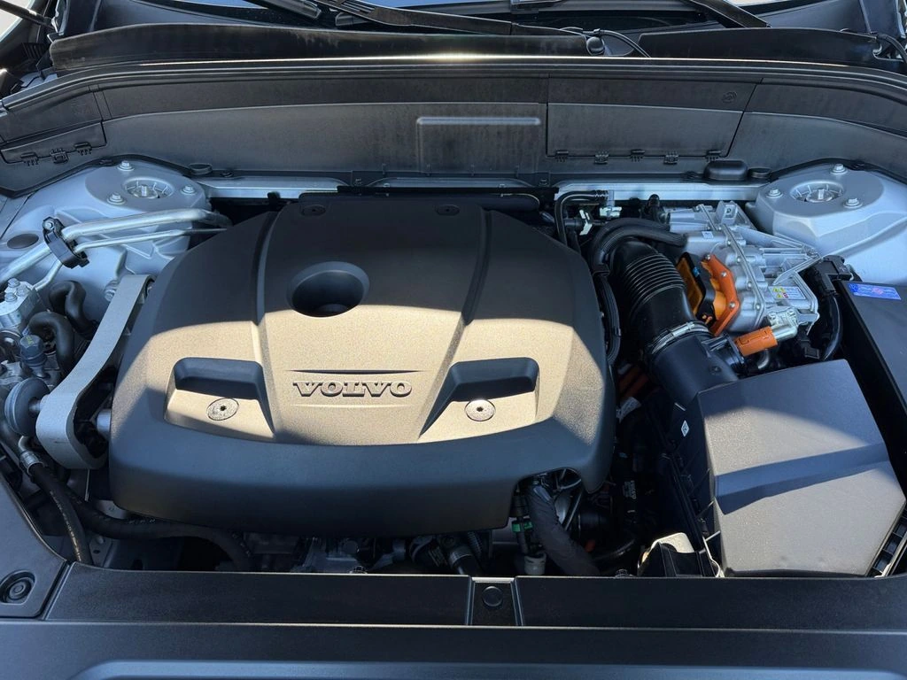 2023 Volvo - image 28
