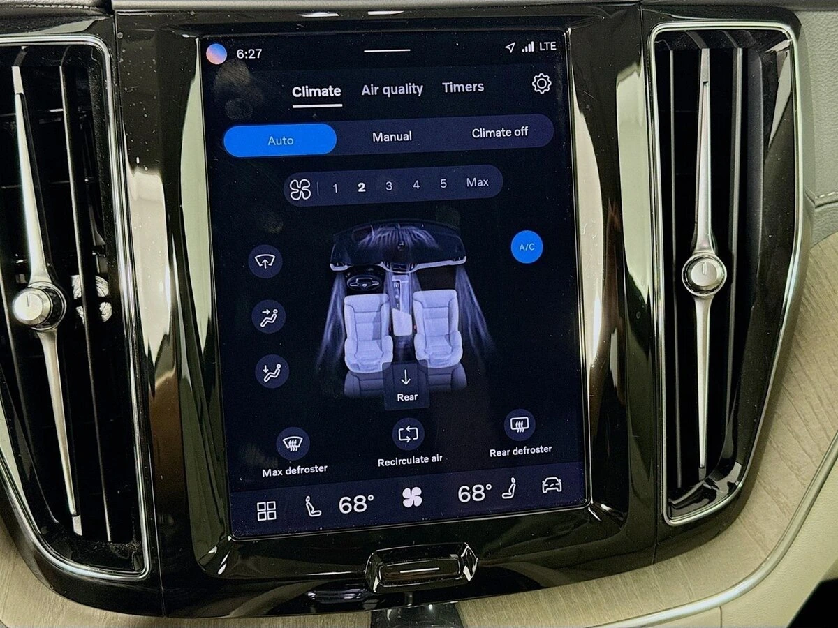 2023 Volvo - image 18