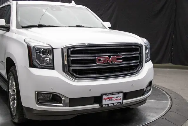 2019 Gmc Yukon SLT photo 3