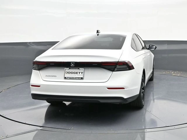 2025 Honda Accord SE - Photo 11
