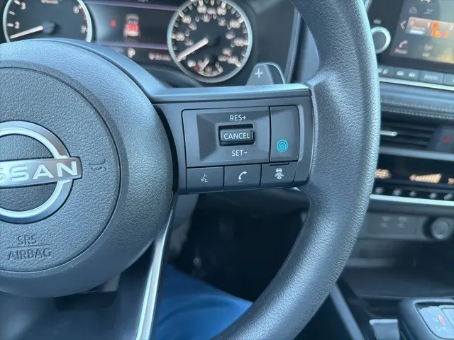 2024 Nissan Rogue SV photo 13