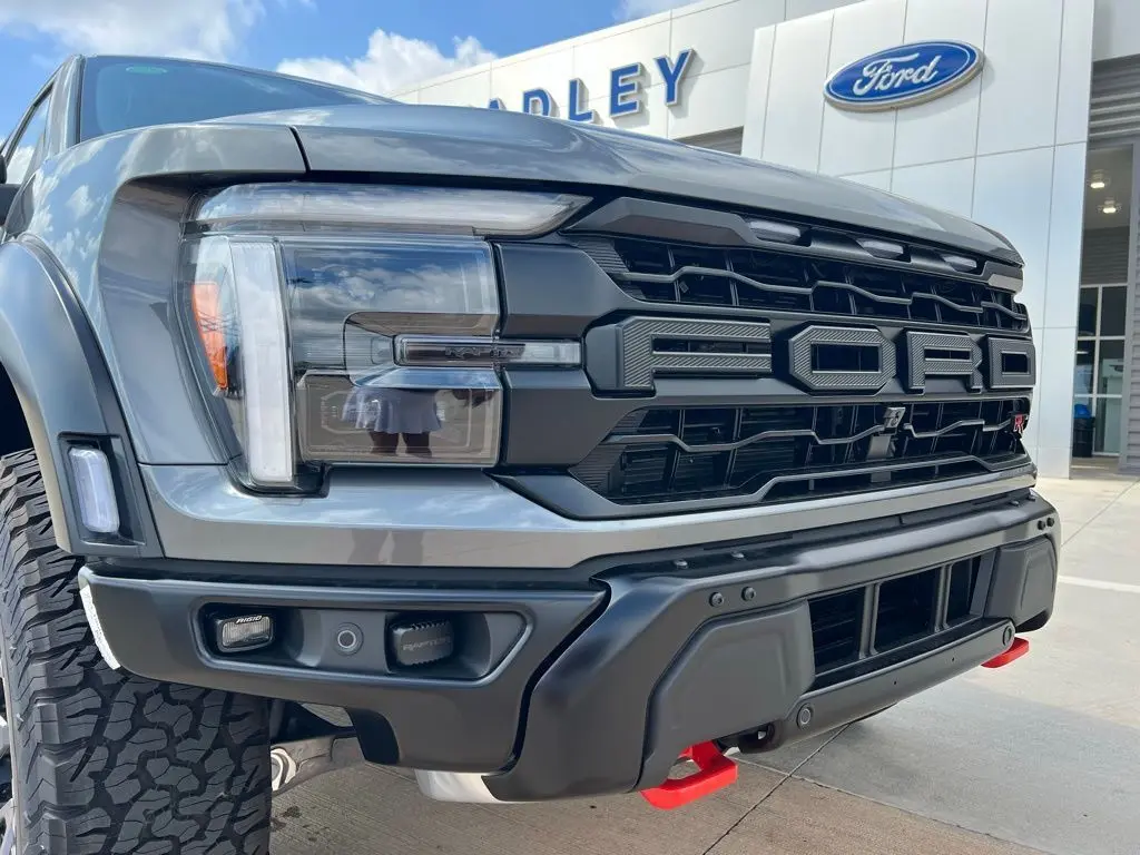 2025 Ford F-150 Raptor photo 4