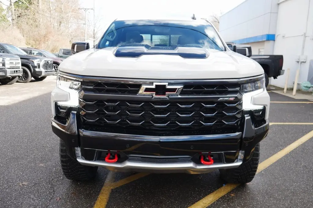 2026 Chevrolet Silverado ZR2 photo 3