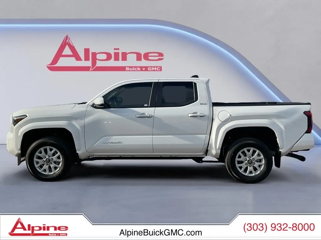 2024 Toyota Tacoma 4x4 SR5 photo 2