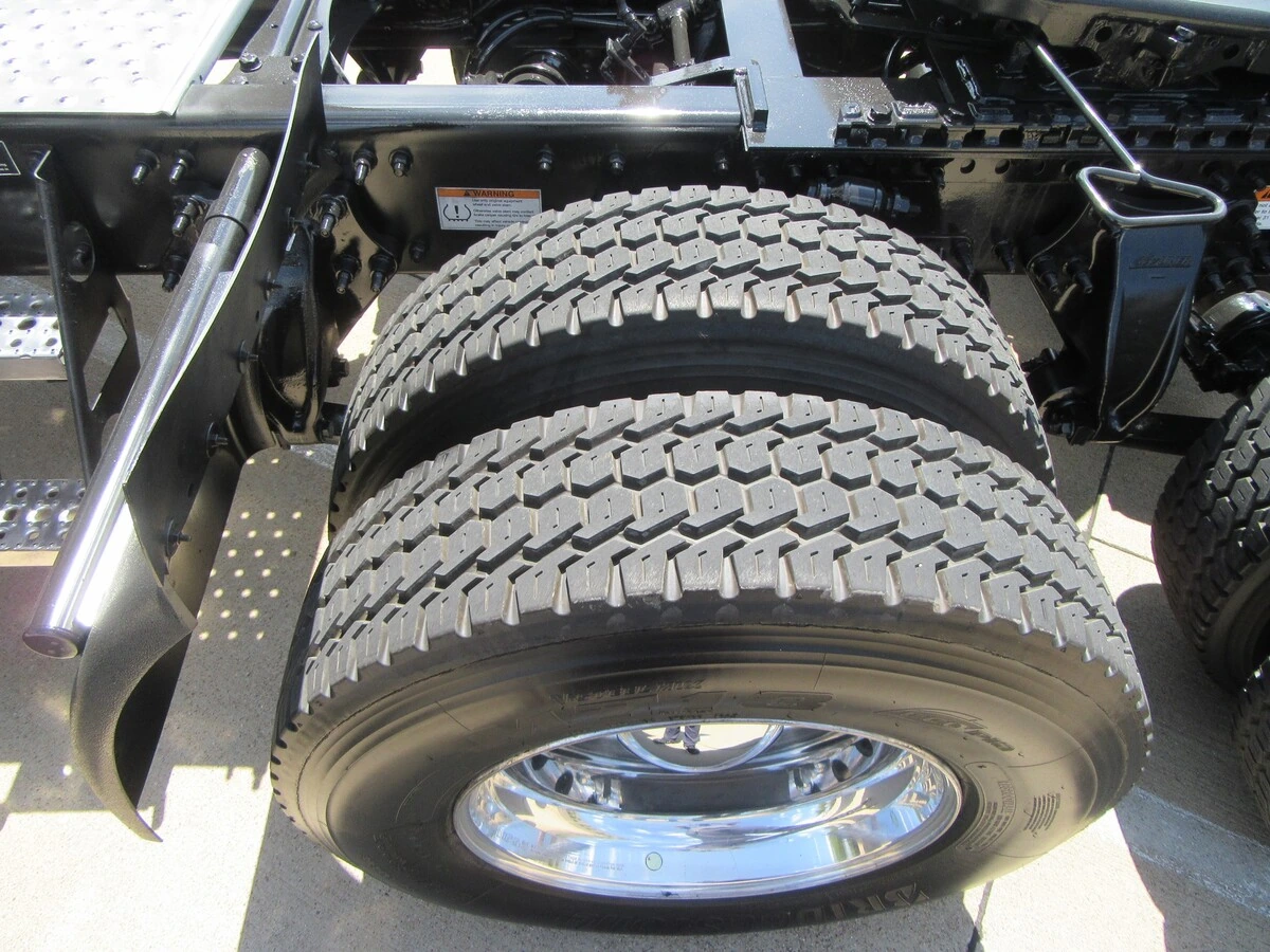 2024 Freightliner Cascadia - image 11