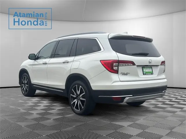2019 Honda Pilot Elite photo 3