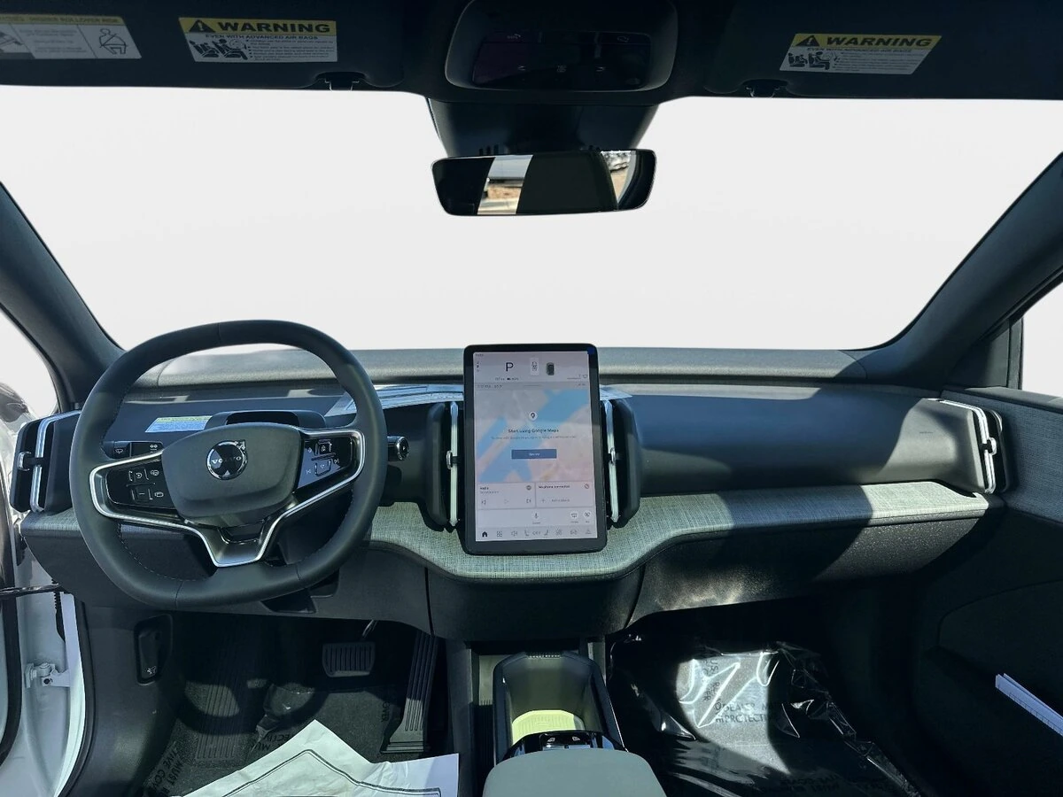 2026 Volvo - image 15