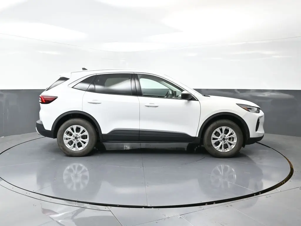 2023 Ford Escape Active photo 2