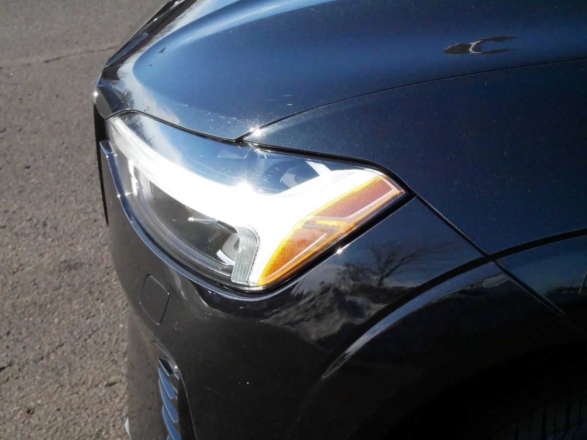 2025 Volvo - image 16