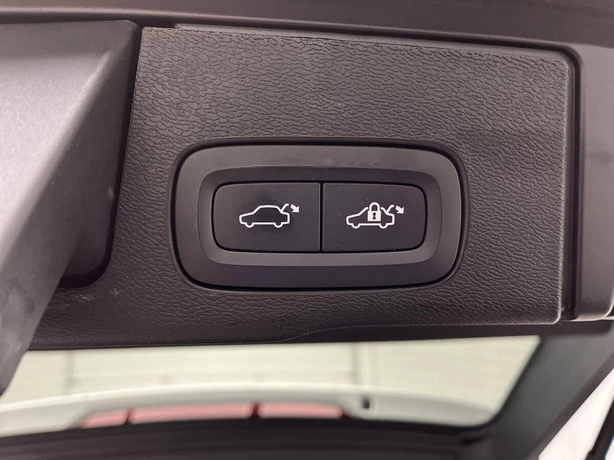 2024 Volvo - image 29