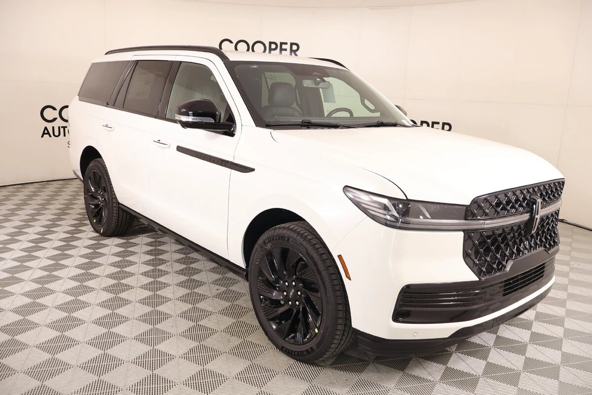 2027 Lincoln Navigator