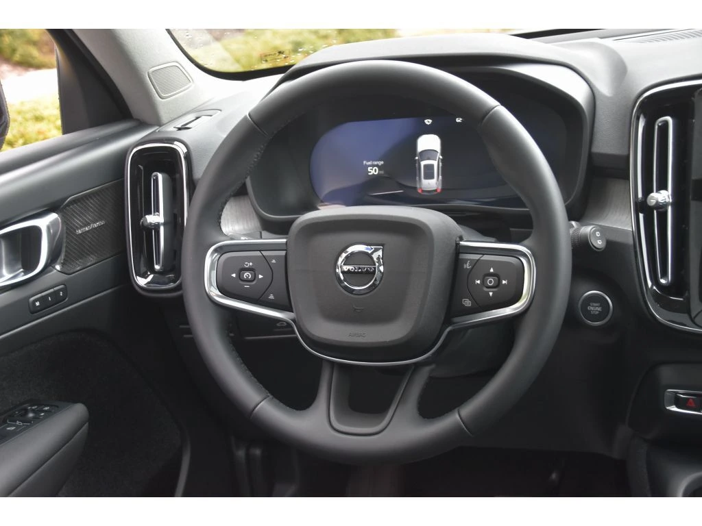 2026 Volvo - image 16