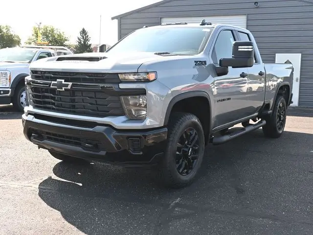 2026 Chevrolet Silverado 2500HD Custom photo 8