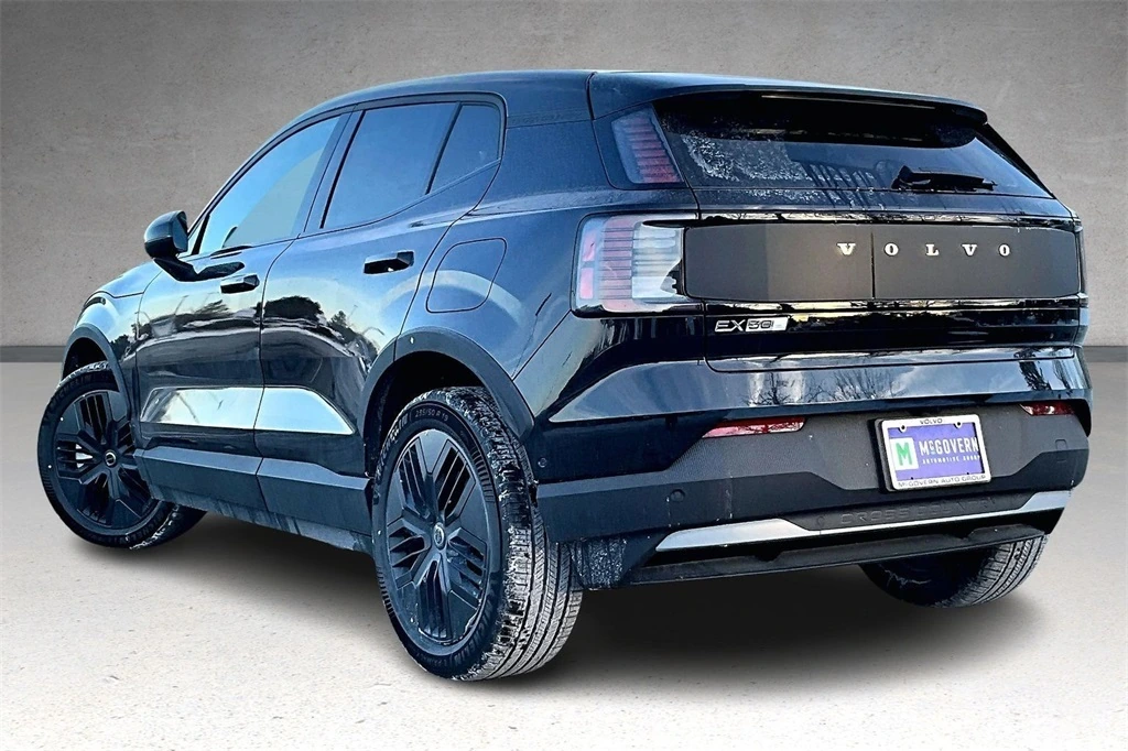 2026 Volvo - image 3