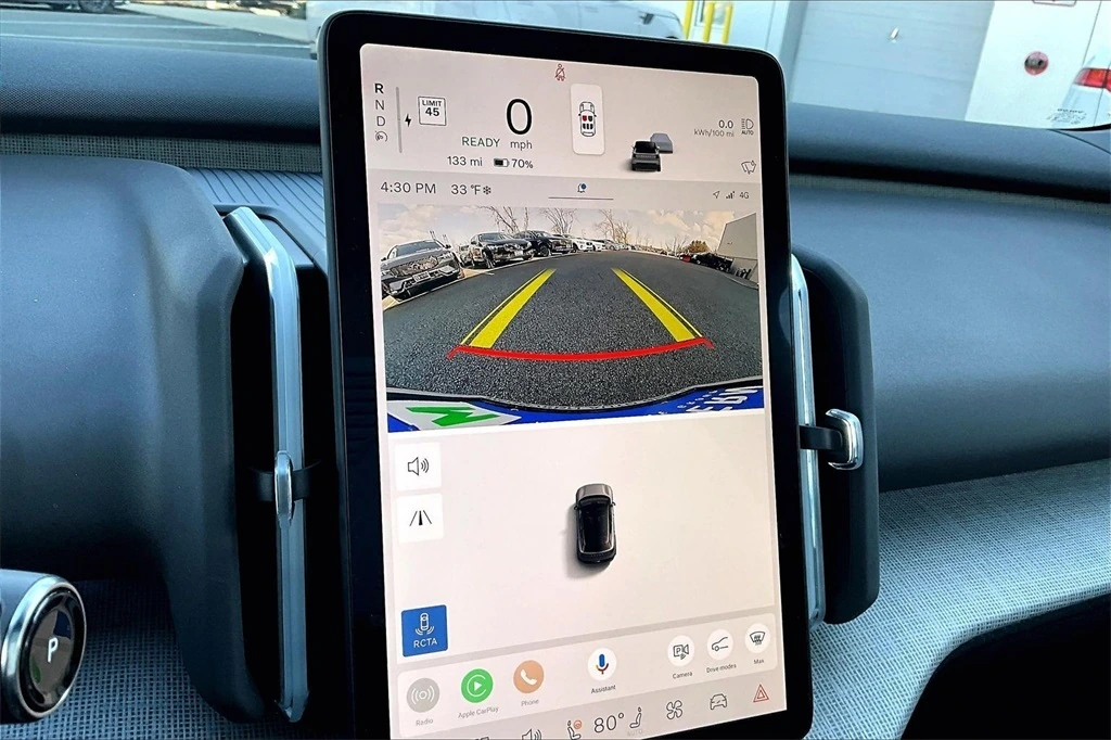 2025 Volvo - image 13