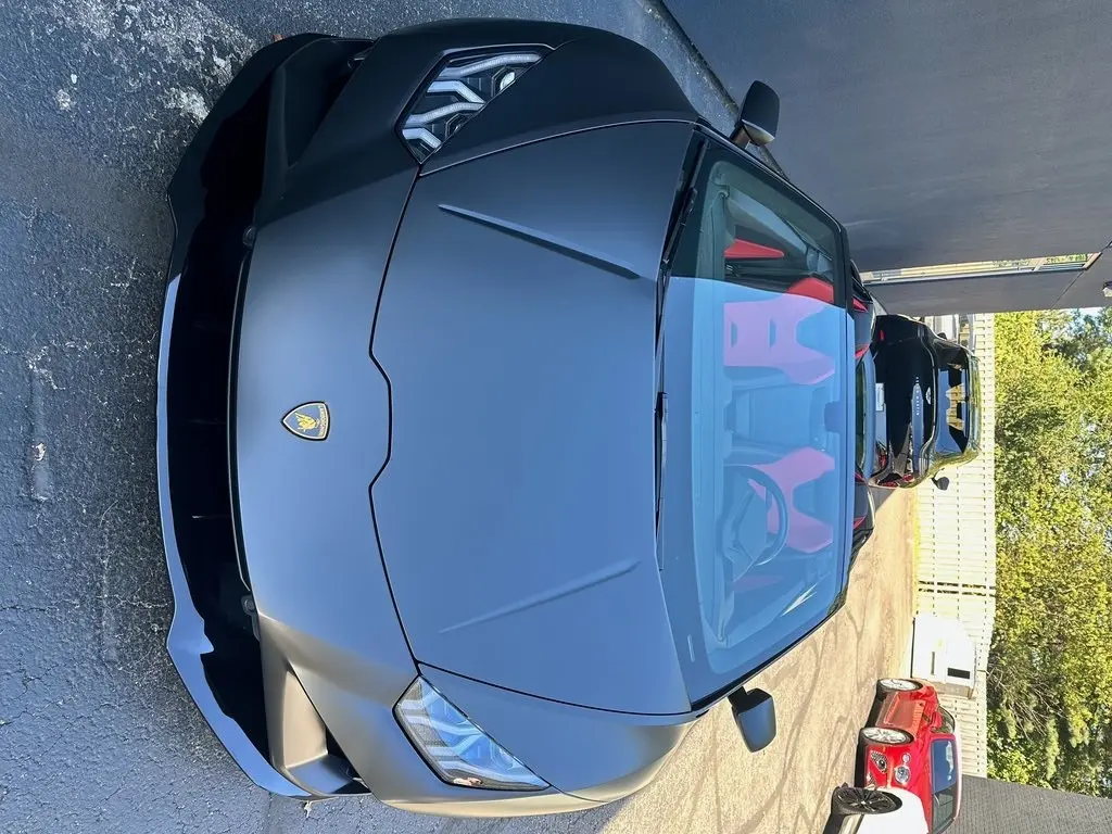 2023 Lamborghini Huracan Evo Base photo 6