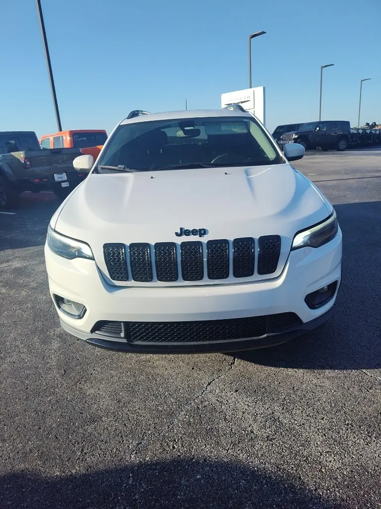 2020 Jeep Cherokee Altitude photo 21