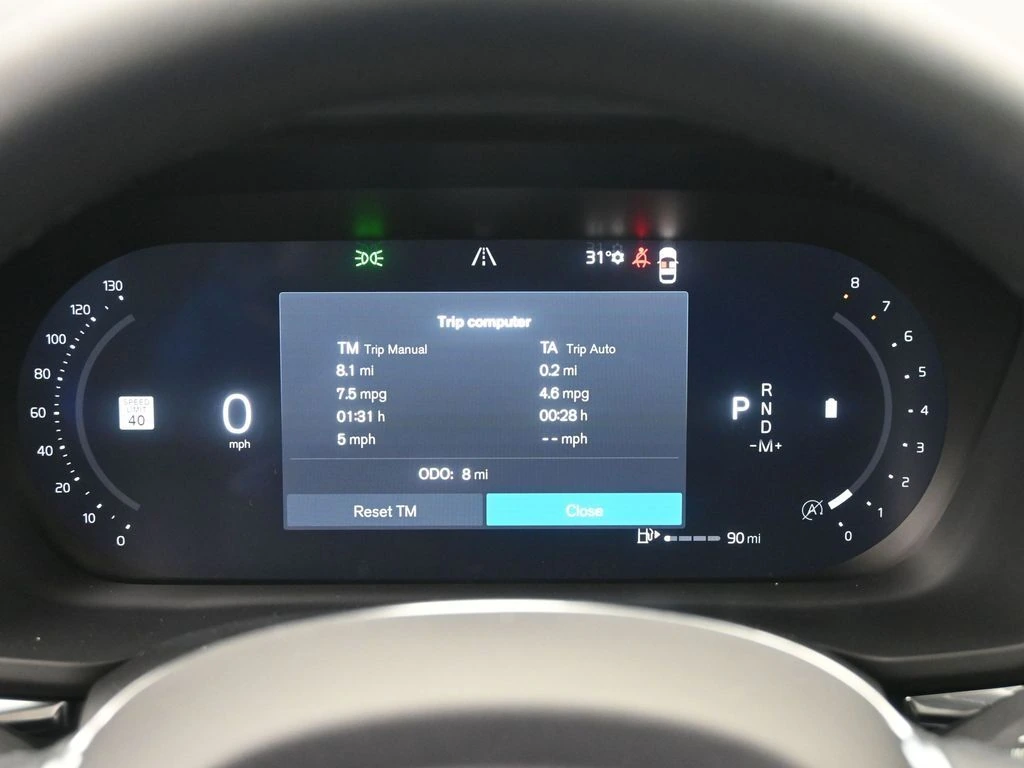 2026 Volvo - image 9