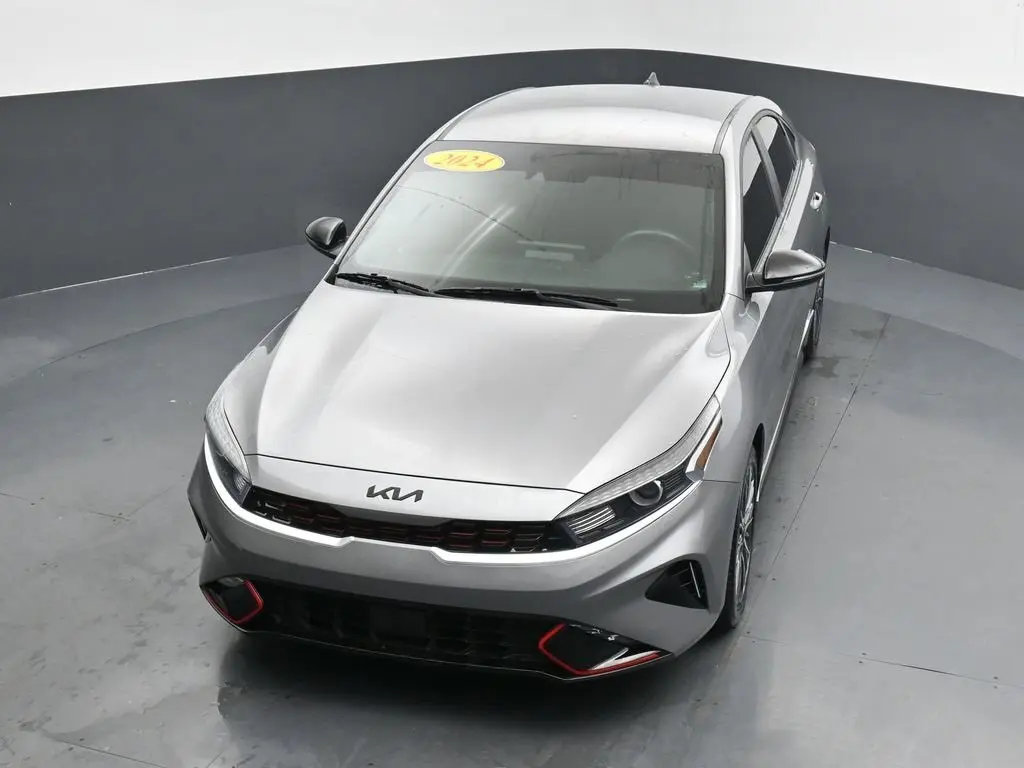 2024 Kia Forte GT-Line photo 25