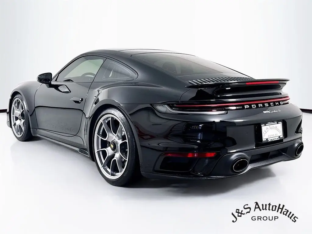 2022 Porsche 911 Turbo S photo 5