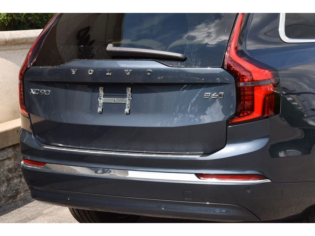 2026 Volvo - image 30