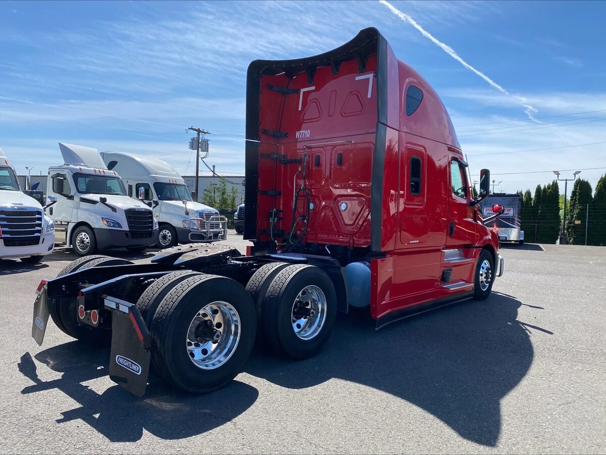 2026 Freightliner Cascadia — photo 5
