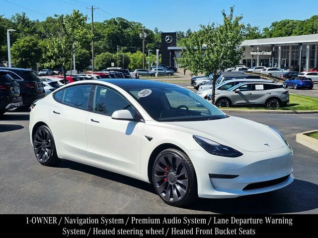 2023 Tesla Model 3 Performance's photo