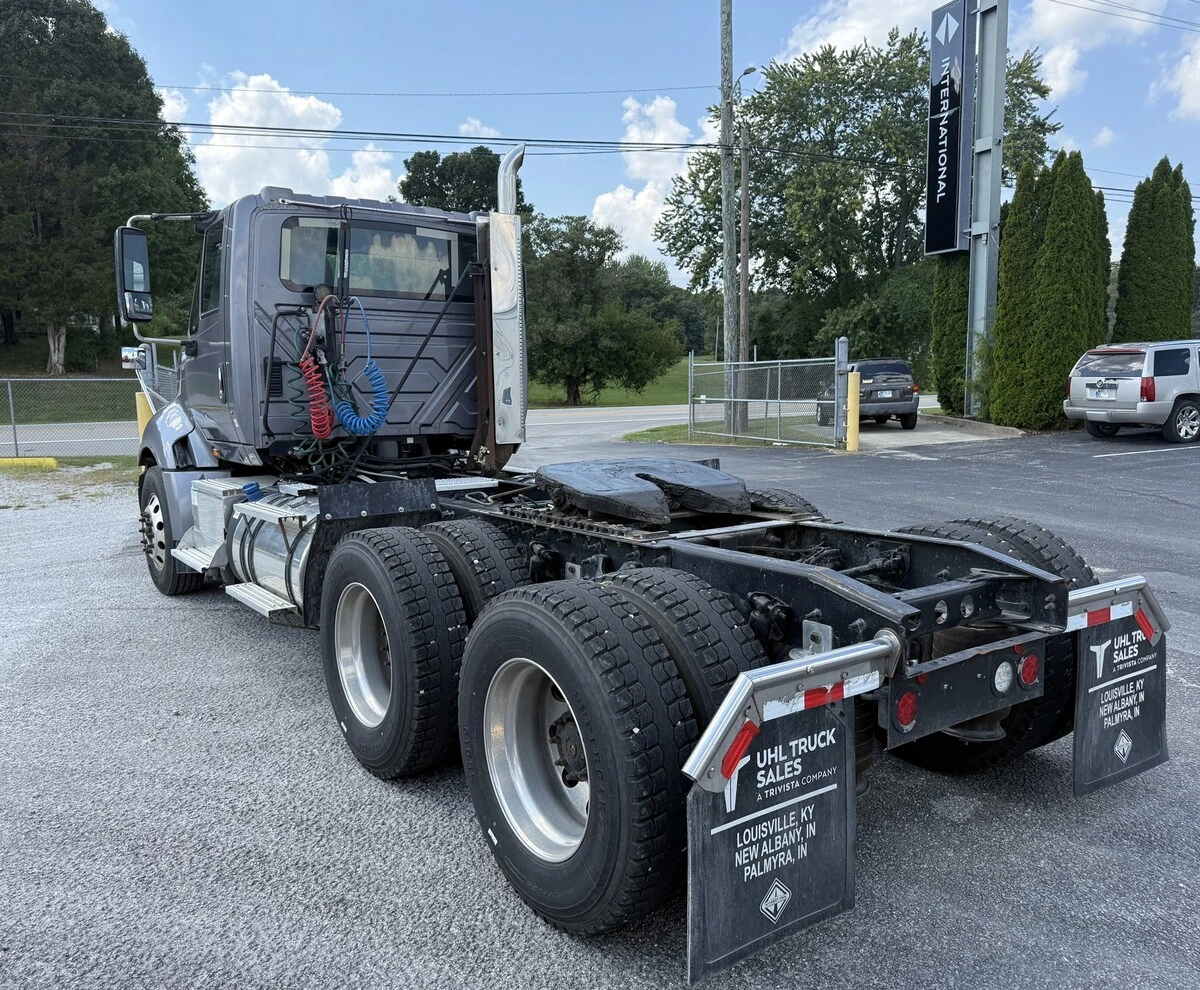 2017 International ProStar in Austin, IN — photo 5