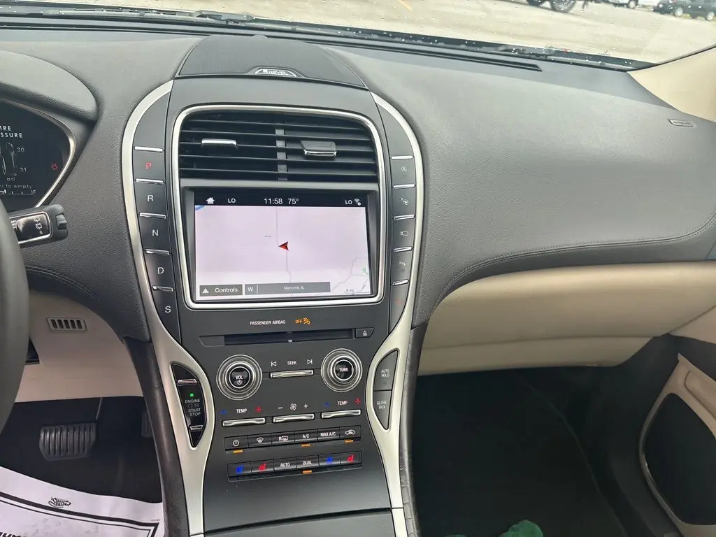 2019 Lincoln Nautilus Reserve photo 23