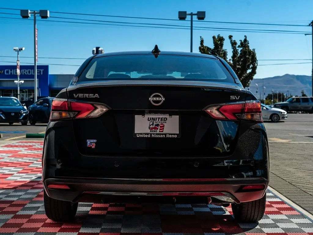2023 Nissan Versa 1.6 SV photo 5