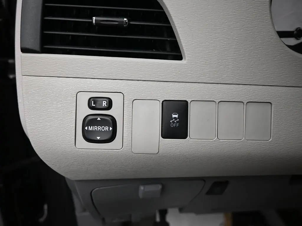 2014 Toyota Sienna LE photo 21