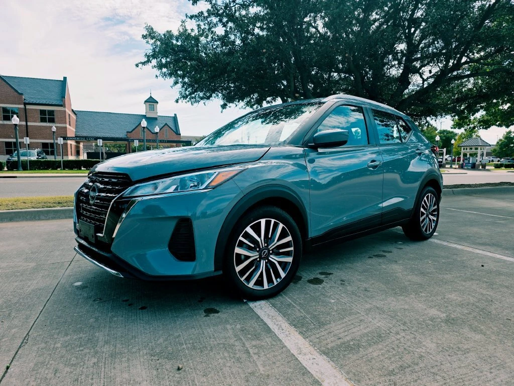 2023 Nissan Kicks SV