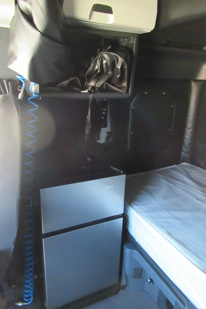 2025 Freightliner Cascadia - image 22