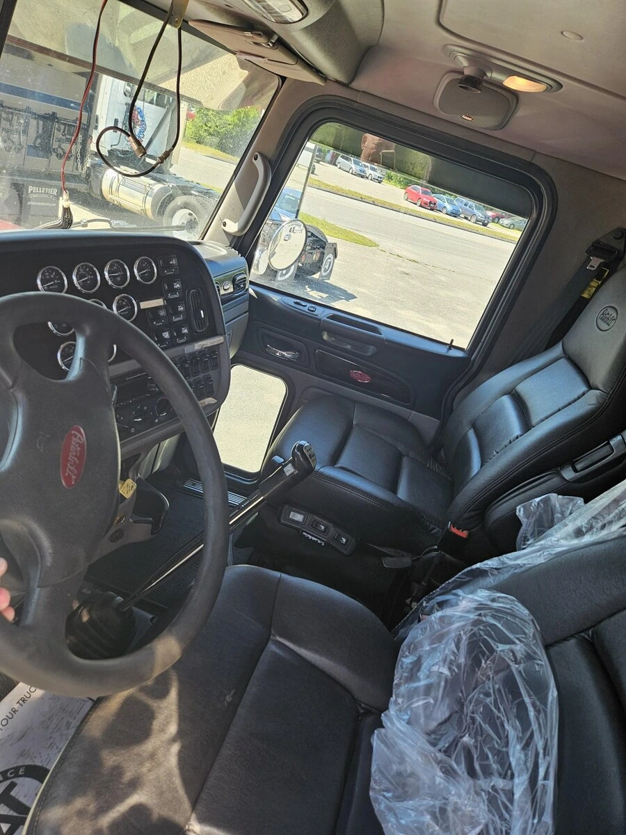 2020 Peterbilt in Bangor, ME — photo 4