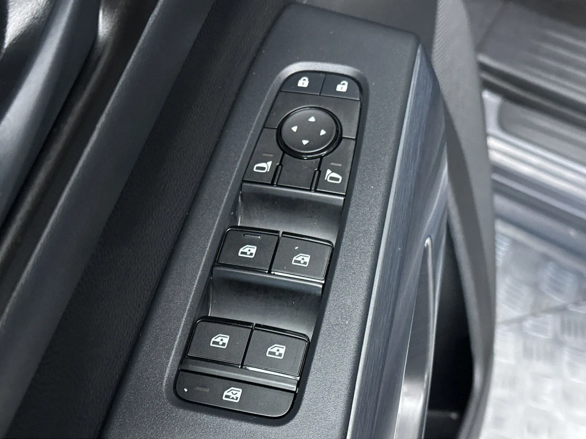2024 Nissan Pathfinder Rock Creek photo 12