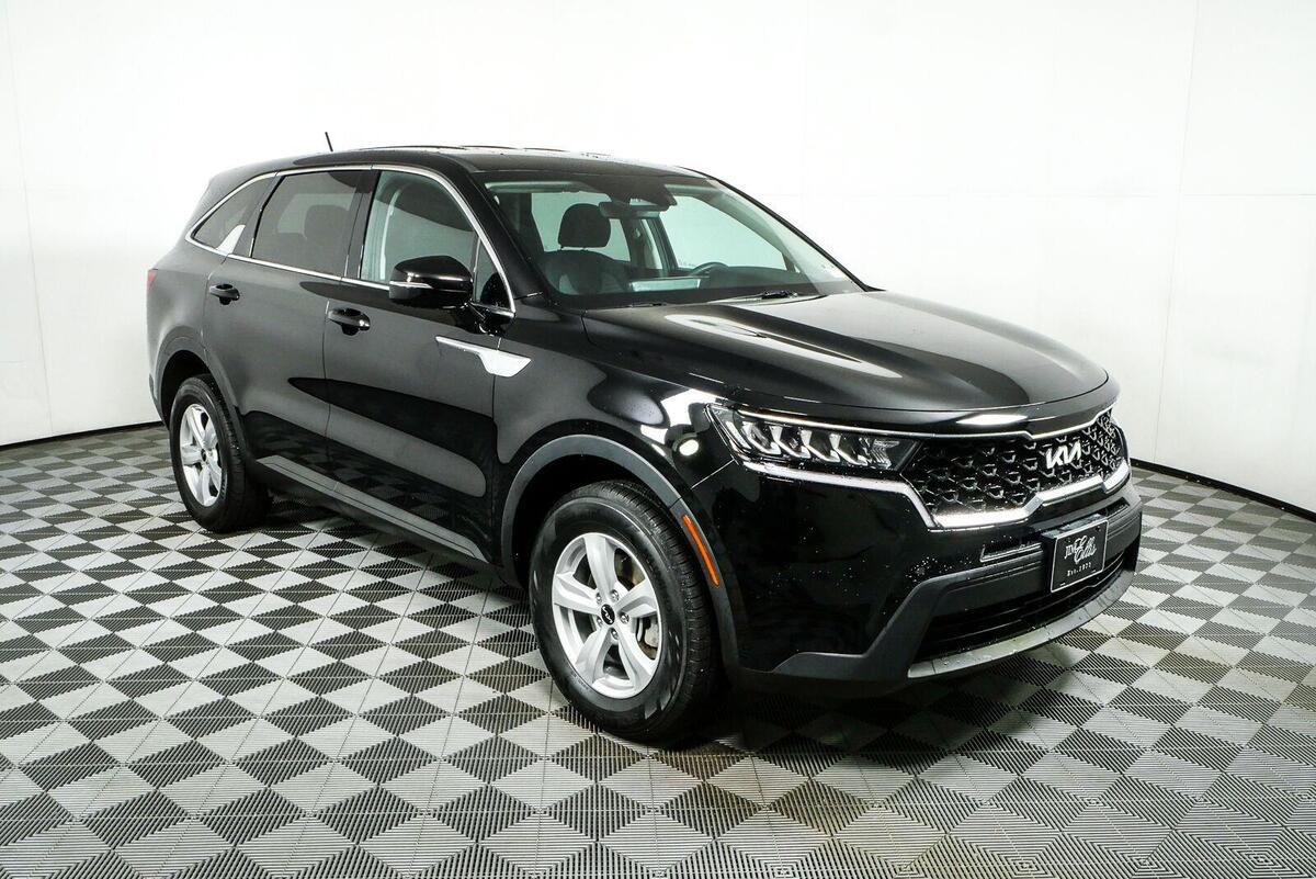 2022 Kia Sorento LX